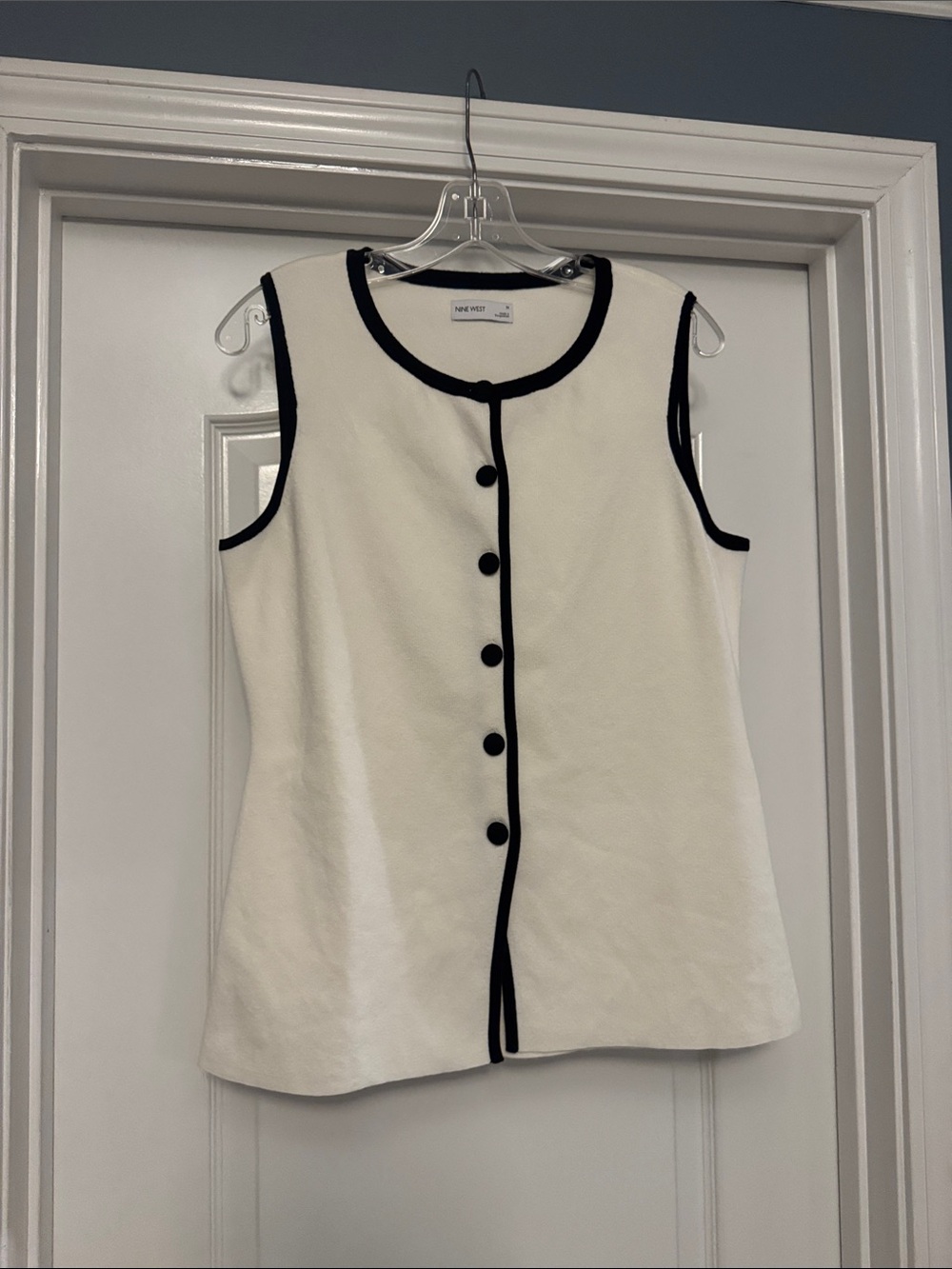 Nine West Cream Sleeveless Button-Front Top with Black Trim Accents